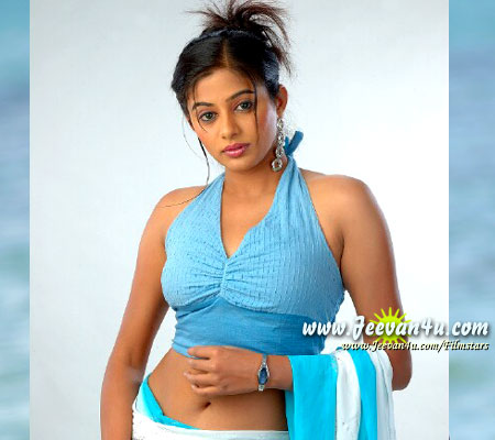 Priyamani-Wallpapers